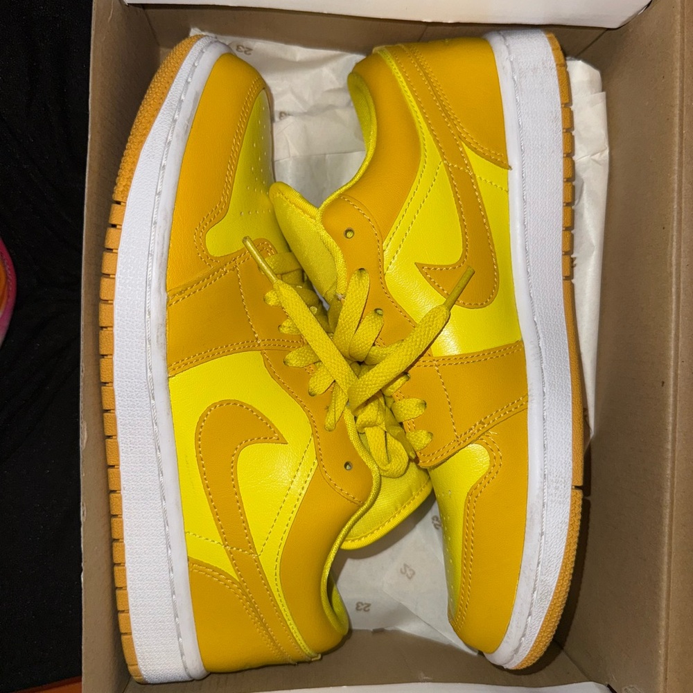 Vibrant Yellow and White Sneakers Jordan 1